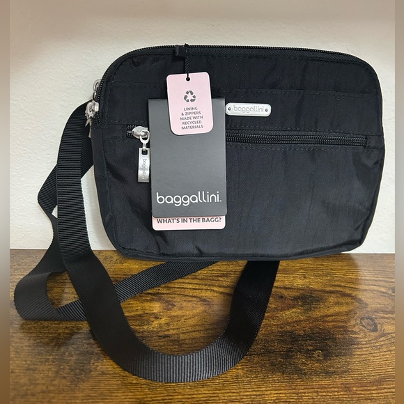 Baggallini Handbags - Baggallini Crossbody